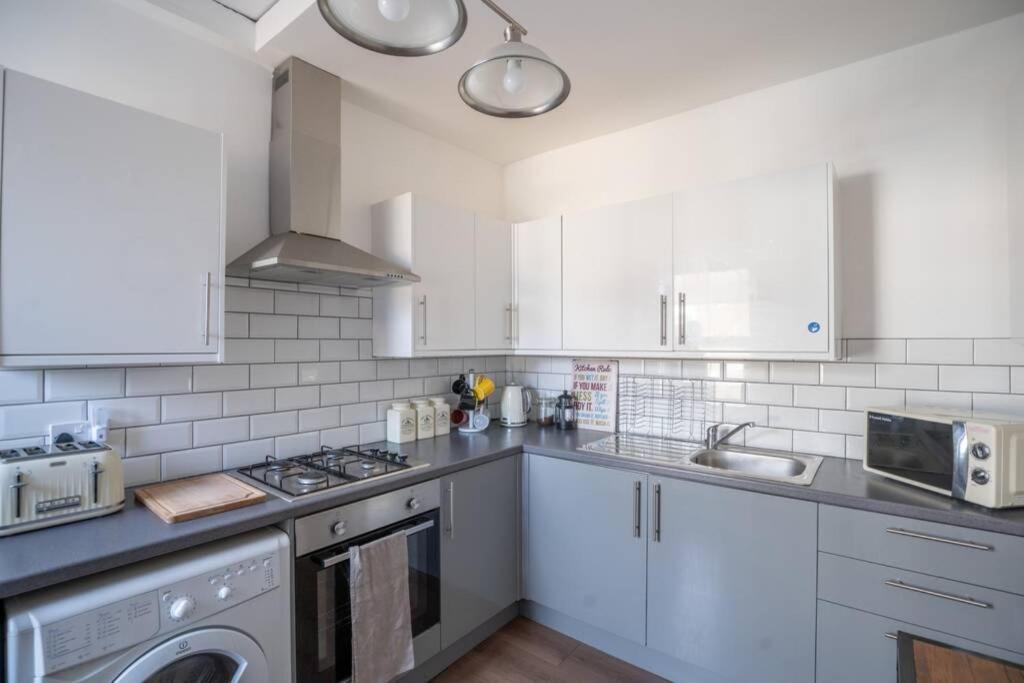 Phenix Central - Huge 3 Bed, Super Equipped Apartment. Кардифф Экстерьер фото